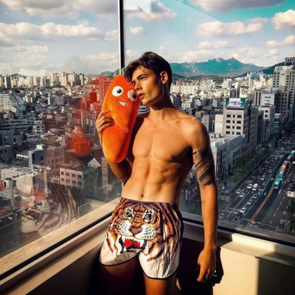 Meet the Posher Other - Meet your Posher, Carrotkingdom